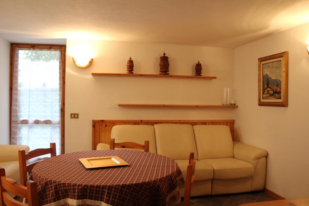 Apartmán In Perfetto Stile Valdostano Saint-Vincent Exteriér fotografie
